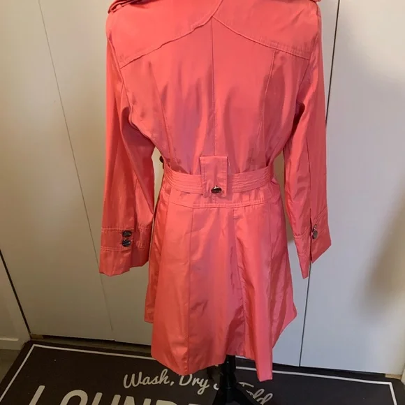 Double breasted trenchcoat size 10 - Picture 6 of 7